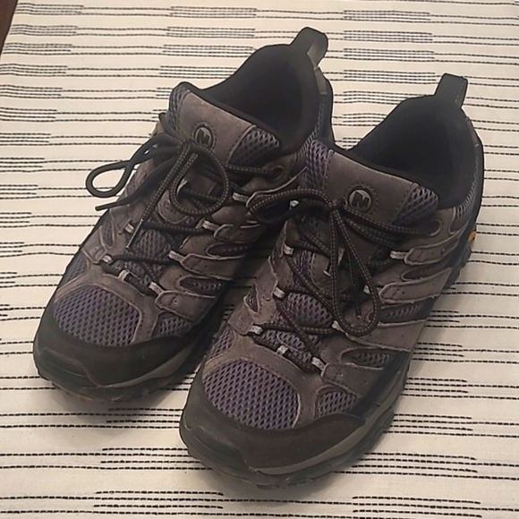 Merrell Hiking Shoes - Picture 14 of 15